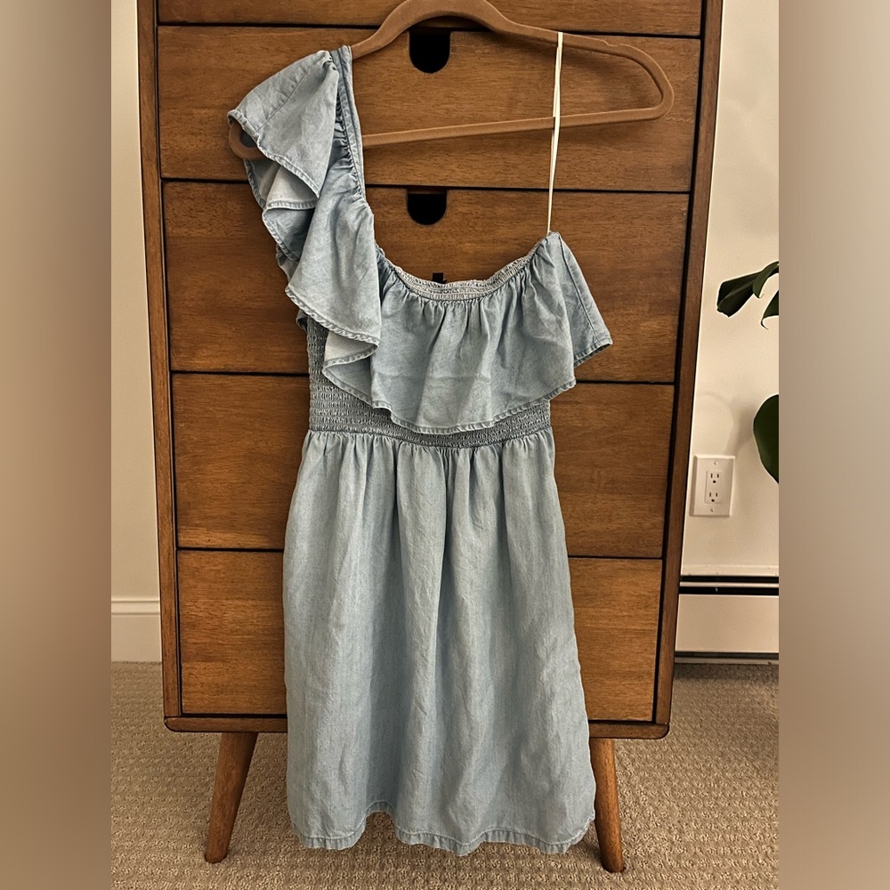 Joe’s dress